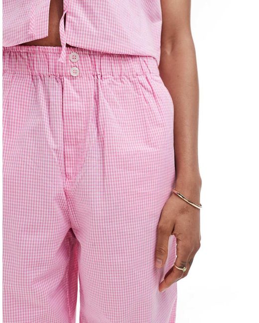 Pantalones A Cuadros Vichy Rosas De Pernera Ancha Con Detalle Estilo Bóxer De (Parte De Un Conjunto) ONLY de color Pink