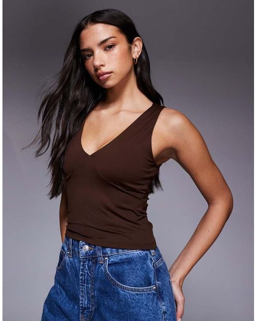 ASOS Top Van Gladde Polyamide Met Diepuitgesneden Halslijn in het Blue