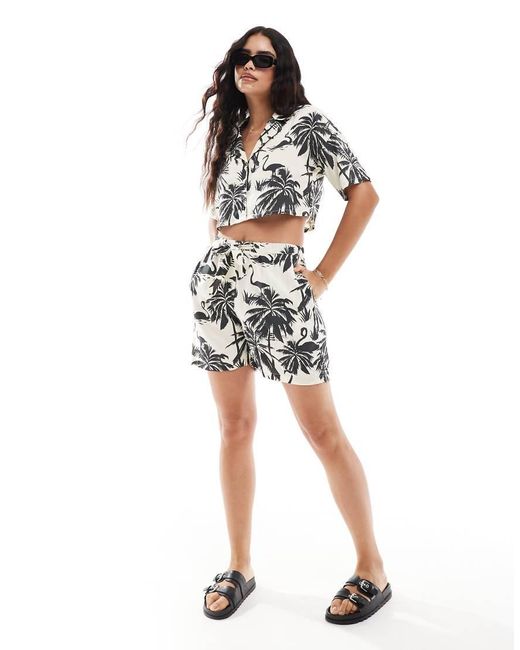 Noisy May Gray Cropped Boxy Resort Shirt Co-ord With Palm Print