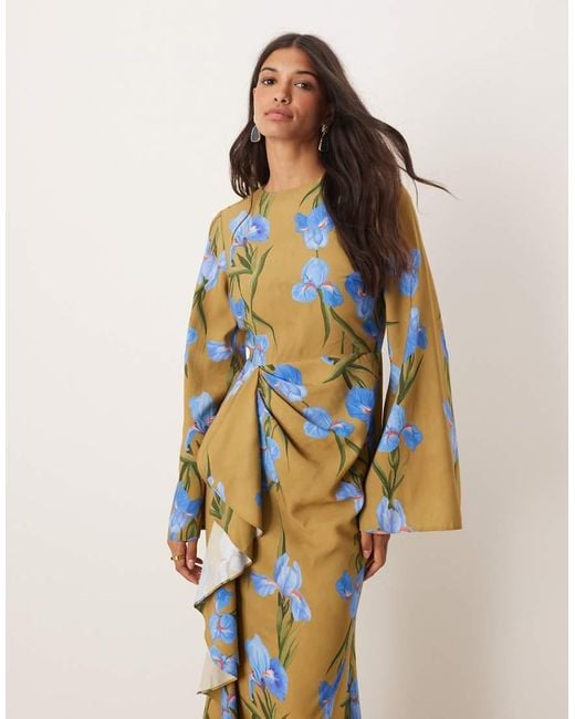 ASOS Maxi Jurk Met Lange Mouwen, Rok Met Ruches En Oversized Bloemenprint in het Natural