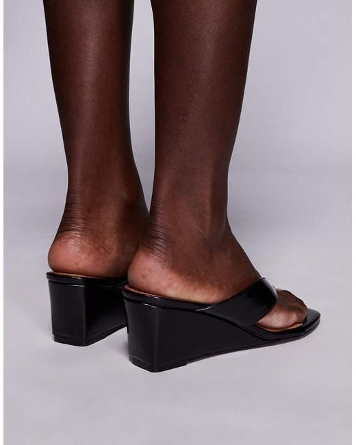River Island Brown Toe Thong Wedge