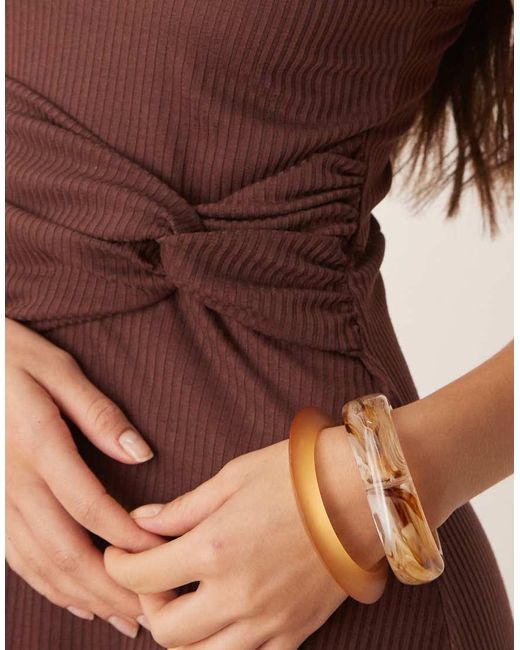 Vestido Corto Marrón Sin Mangas Con Espalda De Nadadora Y Detalle Anudado En La Cintura De Canalé De ASOS de color Brown