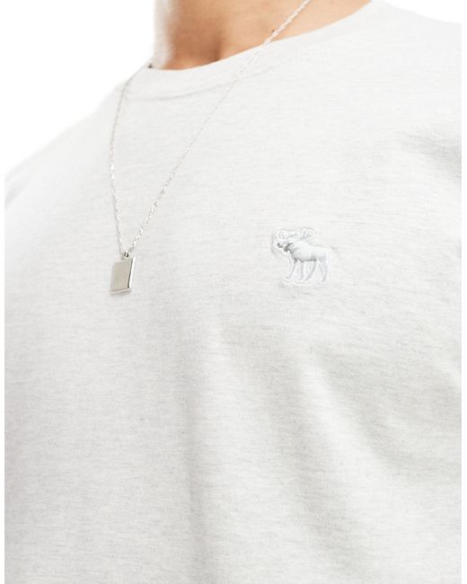 Camiseta gris jaspeado con logo en relieve icon Abercrombie & Fitch de hombre de color White
