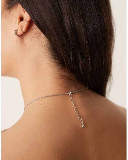 Collana Argentata Con Pendente Effetto Metallo Fuso Con Perla Sintetica di ASOS in Brown