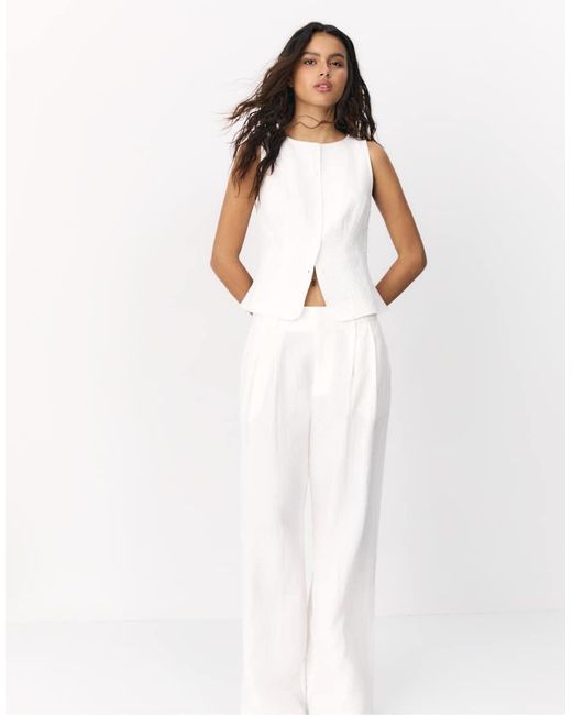 Stradivarius White Sleeveless Buttoned Top