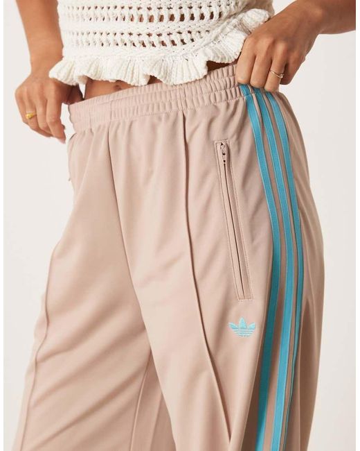 Pantalones De Chándal Beis Y Azules Firebird Loose De -Neutro Adidas Originals de color Natural
