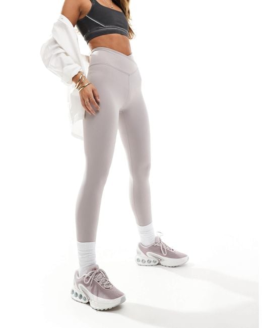 Tala White – dayflex – leggings