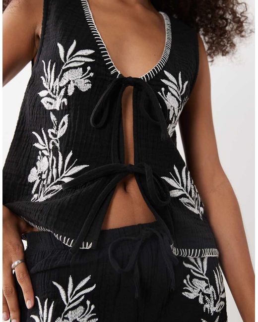 New Look Black Embroidered Beach Waistcoat