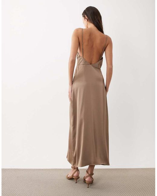 Vestido Largo Marrón Topo De Tirantes Con Cuello Desbocado De Satén De -Beis Neutro Vila de color White