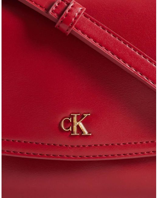 Camera Bag Rossa di Calvin Klein in Red