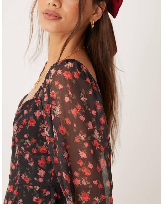 Miss Selfridge Playsuit Met Lange Mouwen En Fijne Bloemenprint in het Multicolor