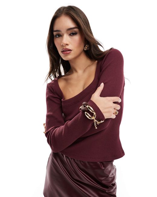 Top côtelé en maille compacte avec encolure ultra dégagée - bordeaux ASOS en coloris Purple