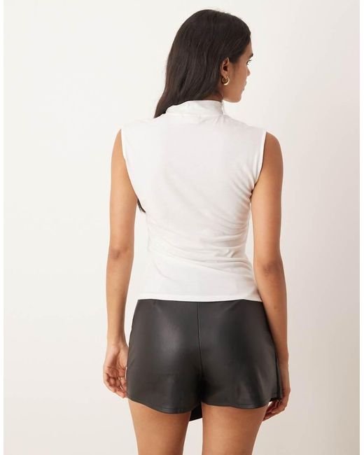 Jdy White Brooch Detail Sleeveless High Neck Top