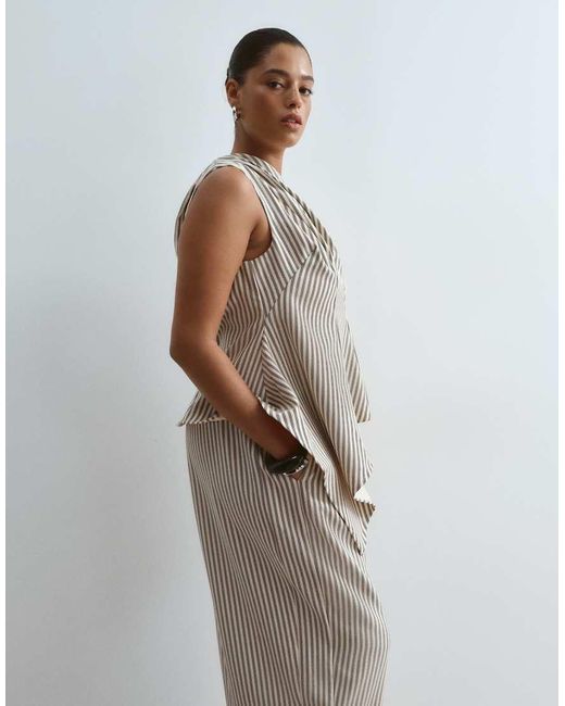 ARRANGE Gray Curve Tailored Barrel Pants