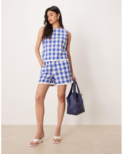 Top d'ensemble tissé à carreaux vichy et bords festonnés - et blanc Y.A.S en coloris Blue