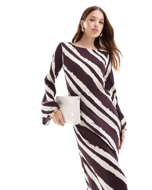 New Look Gestreepte Midi Jurk Met Lange Mouwen En Ronde Hals in het White