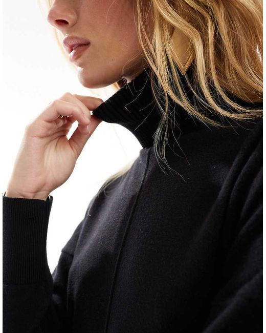 Vestido Corto Con Cuello Vuelto De Punto Suave De French Connection de color Black