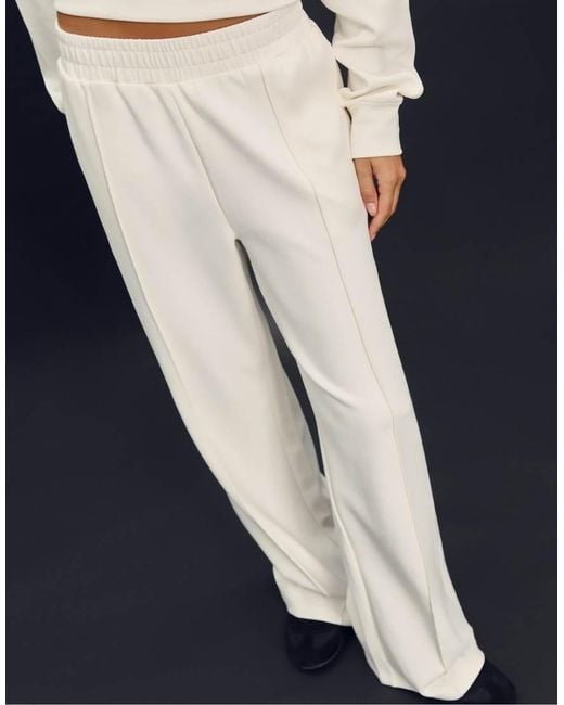 Joggers Écru Con Dettaglio di Stradivarius in Blue