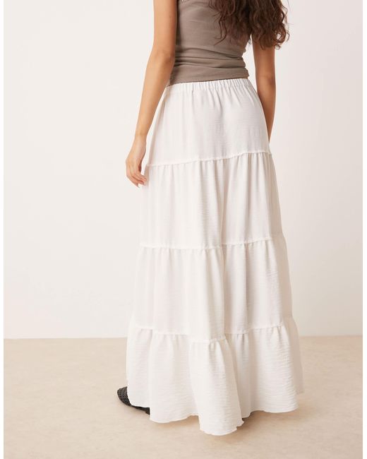 Jupe longue d'ensemble étagée à détails froncés ASOS en coloris Natural