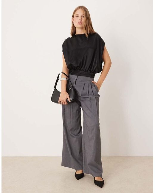 ASOS Gedrapeerde Top Met Gerimpelde Schouder in het Black