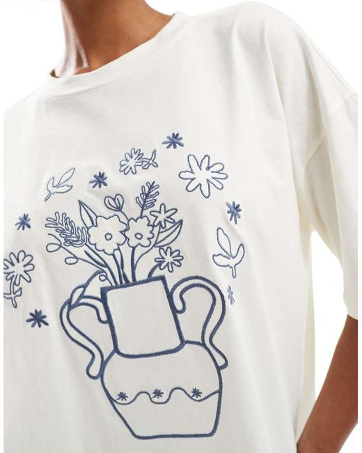 ASOS Oversized T-Shirt Met Geborduurde Vaas in het White