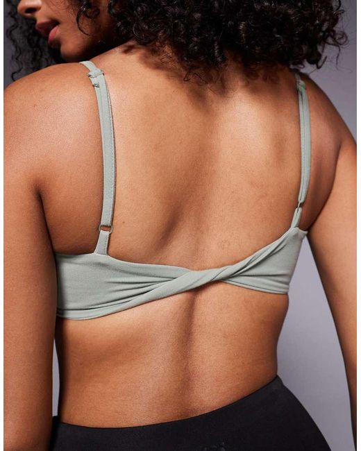 4505 Green Yoga Twist Back Light Support Sports Bra