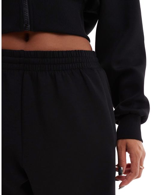 4505 Black Performance Training jogger