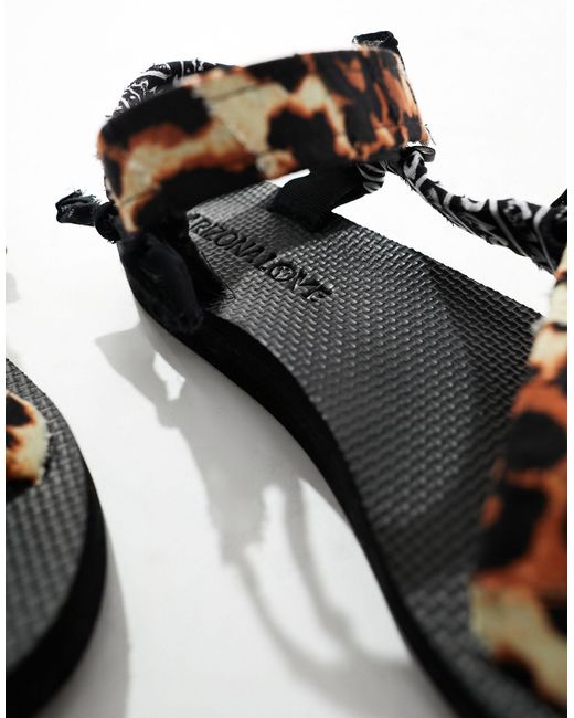 ARIZONA LOVE Multicolor S Trekky Bandana Leopard Print Sandals