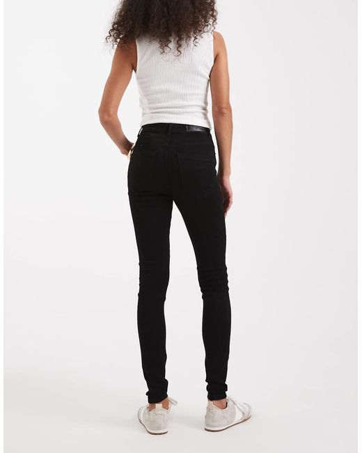 Vaqueros Negros De Corte Pitillo Y Talle Alto Sophia De Vero Moda de color Black