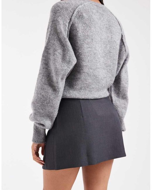 Minifalda Cruzada Con Botón Y Detalle De Bolsillo De ASOS de color Gray