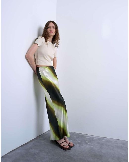 Falda Larga Verde De Corte Al Bies Con Patrón Degradado De Rayas De Satén De TOPSHOP de color Gray