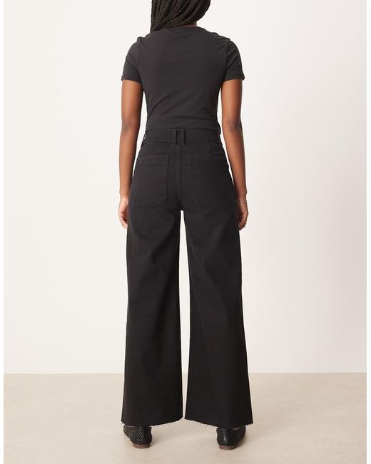 Catherin di Mango in Black