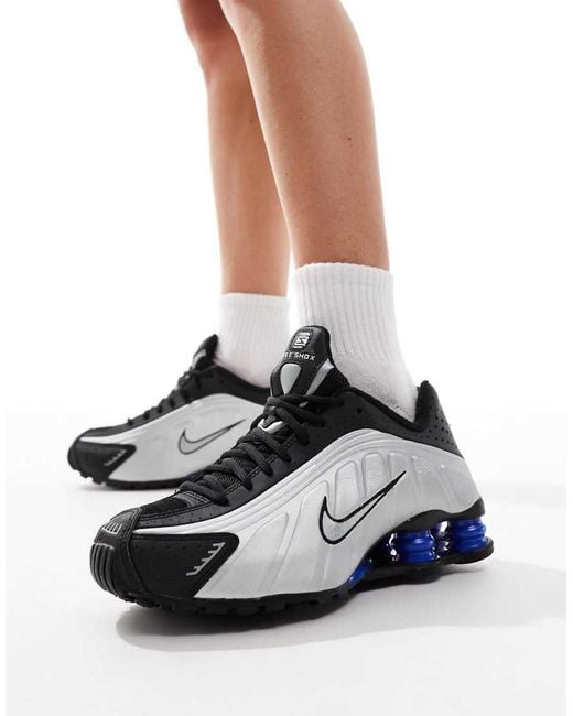 Shox R4 di Nike in White
