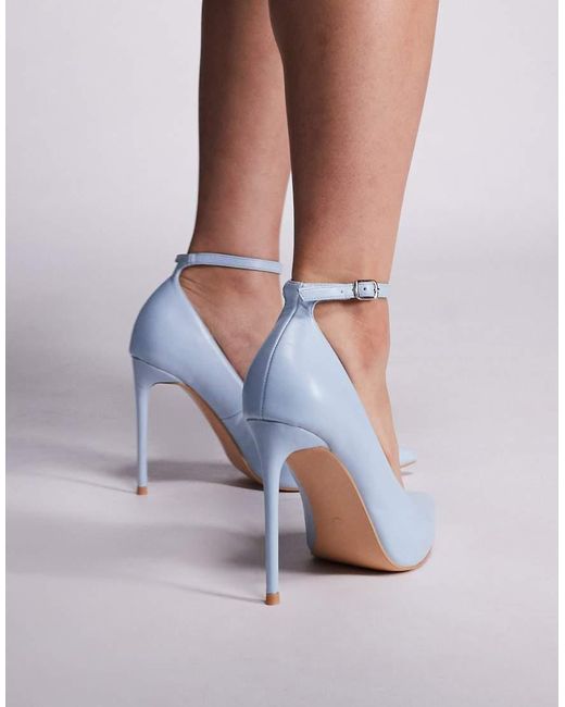 Zapatos De Tacón Alto Con Diseño Atado A La Pierna Chantilly De Public Desire de color White