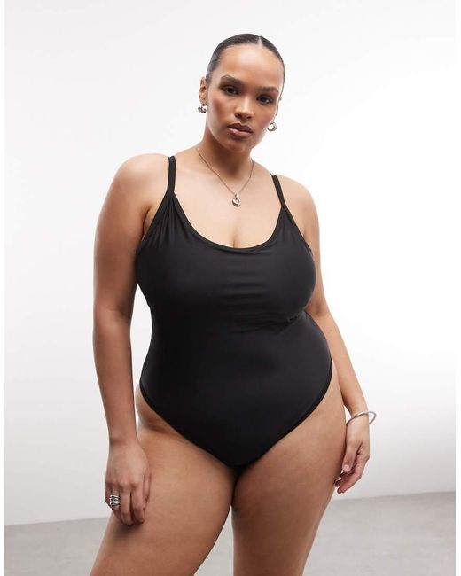 Plus di Collusion in Black