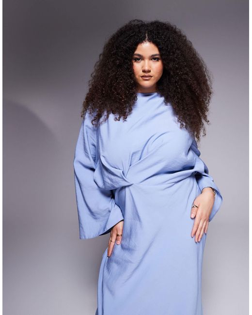 Asos design curve - robe longue satinée en biais avec manches longues et taille pincée - délavé ASOS en coloris Blue