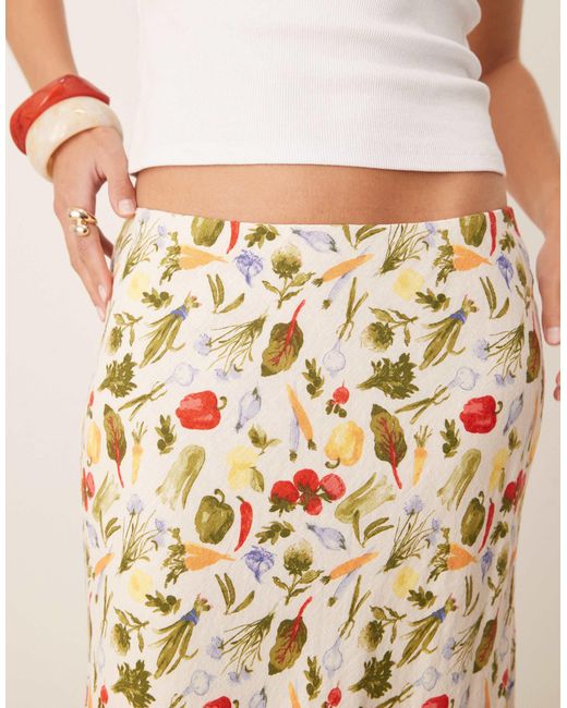 Jupe longue coupée en biais en lin mélangé à imprimé légumes Abercrombie & Fitch en coloris Natural