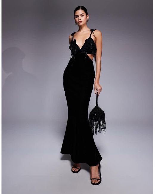 Vestido Largo De Terciopelo Con Pecho Bordado Y Aberturas De ASOS de color Black