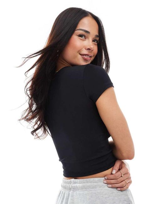 Stradivarius Str in het Black