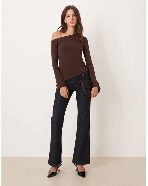 ASOS Asymmetrische Top Van Doorschijnend Mesh Met Blote Schouders En Stippen in het Brown