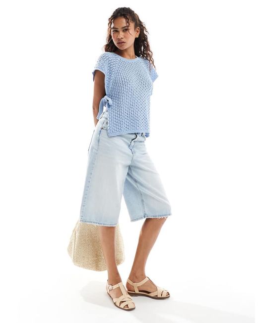 Top Estilo Tabardo Sin Mangas Con Cuello Redondo Y Lazadas Laterales De ASOS de color Blue