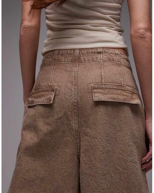 Jeans A Fondo Ampio Color Sabbia Minimal Con Pinces di TOPSHOP in Brown
