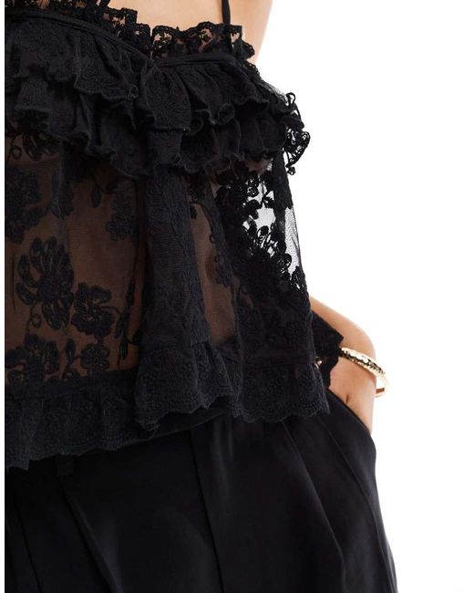 Top De Estilo Babydoll De Encaje Premium De Miss Selfridge de color Black
