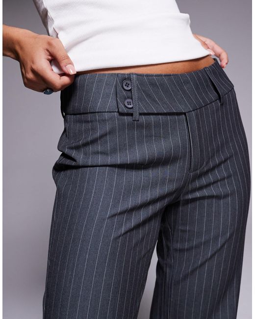 Kinkirk - pantalon slim évasé taille mi-haute à boutons et fines rayures - anthracite Princess Polly en coloris Blue