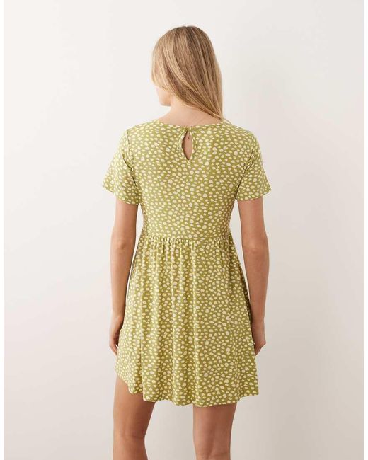 Wednesday's Girl Green Wednesdays Girl Smudge Spot