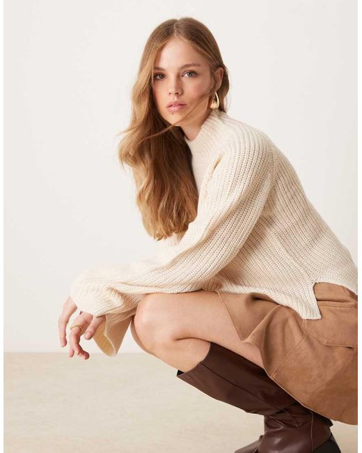 Maglione Accollato Crema Con Spacco Laterale di Jdy in Natural