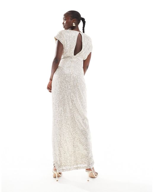 Robe portefeuille longue à sequins TFNC London en coloris White
