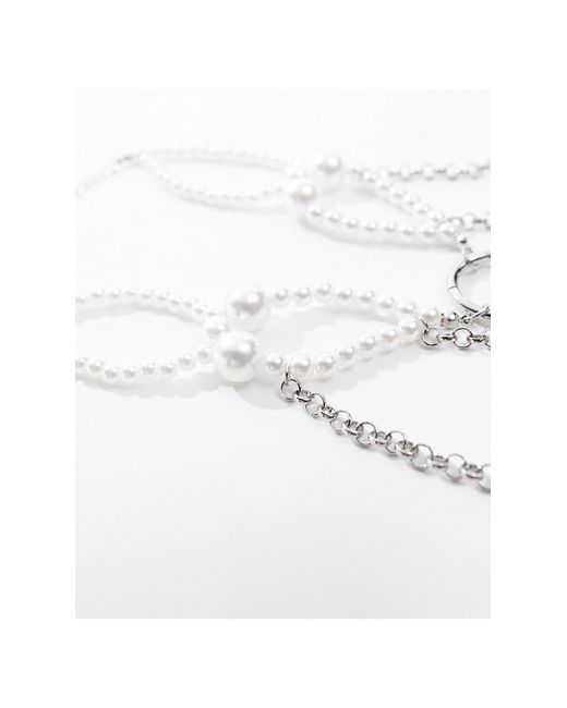 Collana con perle pendenti dal design romantico di Reclaimed (vintage) in White