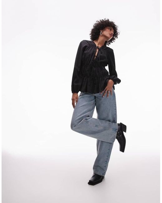 Top A Balze Morbido Al Tatto Allacciato Sul Davanti di TOPSHOP in Black