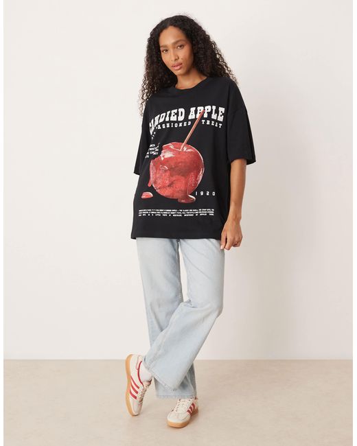 T-shirt oversize à imprimé pomme d'amour ASOS en coloris Black